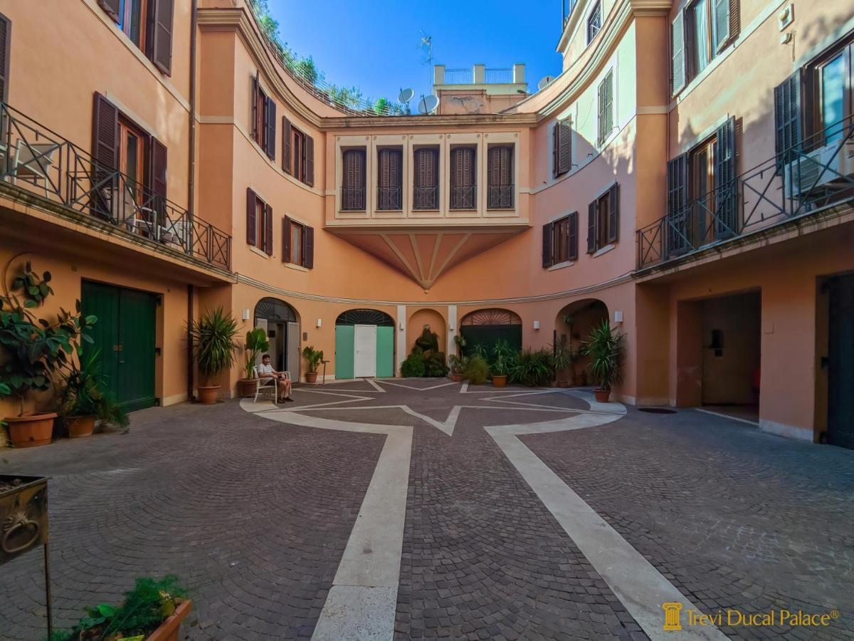 Trevi Ducal Palace Rome Exterior photo